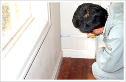 住宅調査個所/レーザーによる床・壁の傾き測定